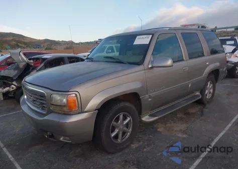 2000 Cadillac Escalade Standard from USA, damaged, VIN 1GYEK13R7YR102901